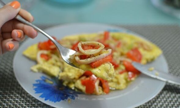 omelet sareng cumi-cumi pikeun diet protéin